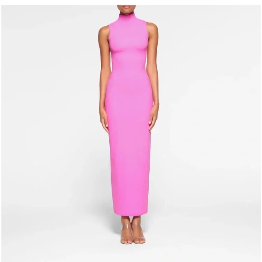 SKIMS Sleeveless High-Neck Maxi Dress in Hot Pink no tags good condition - Picture 2 of 6